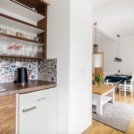 Sponge Apartma - Abertham شقة *